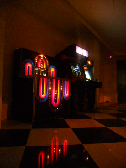 COSTA-RICA-JUKE-BOX-AND-VIDEO-GAMES-CALL-CENTER.jpg