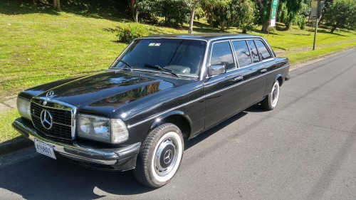 CCC-CLASSIC-MERCEDES-LIMOUSINE-FOR-CLIENTS.jpg