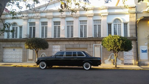 MERCEDES-LIMOUSINE-BARRIO-AMON-COSTA-RICA.jpg