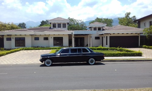 Majestic-home-COSTA-RICA-LIMOUSINE-SERVICE.jpg