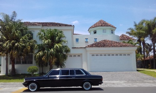 WHITE-MANSION-COSTA-RICA-LIMOIUSINE.jpg