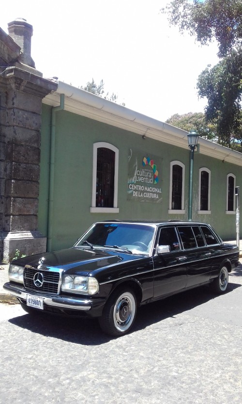 El-Centro-Nacional-de-la-Cultura-Cenac.-COSTA-RICA-MERCEDES-300D-LANG.jpg