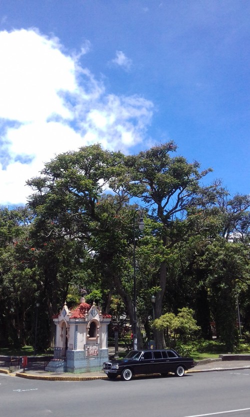 El-Parque-Espana.-COSTA-RICA-MERCEDES-LIMOUSINE-TOURS..jpg