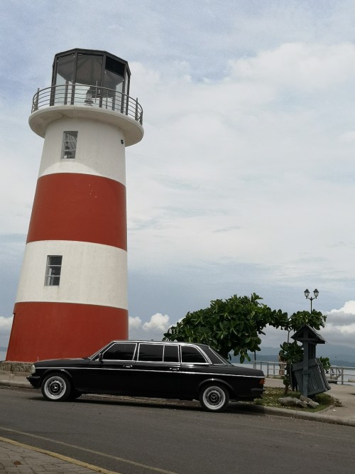 Puntarenas-EL-FARO.-COSTA-RICA-MERC3EDES-LIMO-W123-LWB-TRANSPORTATION.jpg